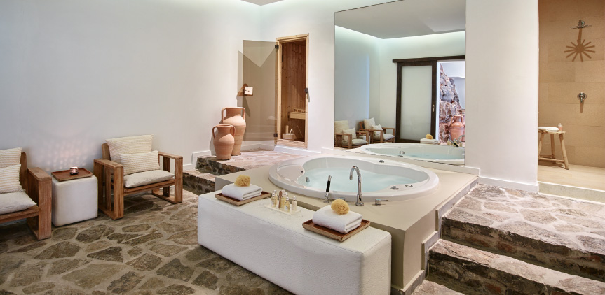 3-hydromassage-bathtub-in-royal-residence